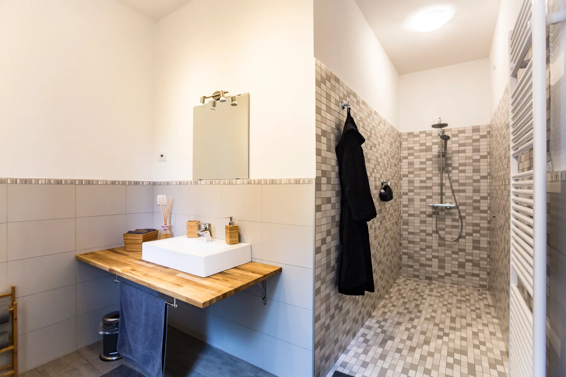 Bagno privato della Camera 2 con doccia